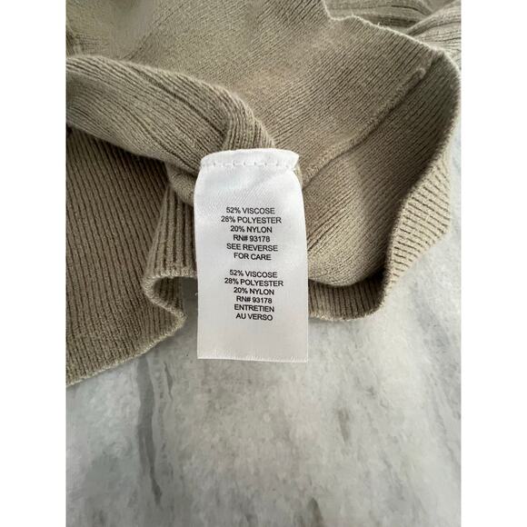 Tahari Green Ribbed Knit Sweater Short Puffy Dolman Sleeves Size Medium - Picture 8 of 9